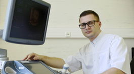 Pôrodník Erik Dosedla: Doba je hektická, ľudia prestávajú sexuálne žiť