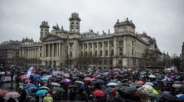 Orbán vyzval učiteľov, aby nepožadovali viac peňazí