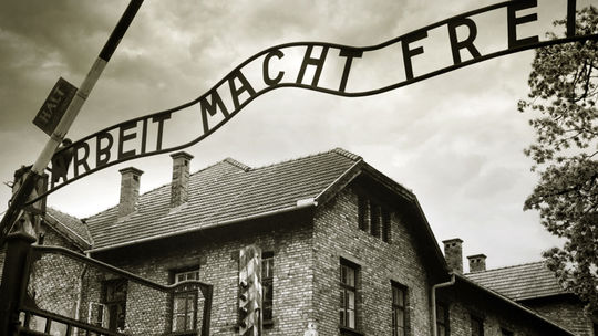 Odsúdia Nemci posledného dozorcu z koncentračného tábora? Bývalý esesák má už 99 rokov