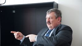 Hrnko: Kiska by mal po pozemkovej kauze odísť z politiky. Pozrite si video