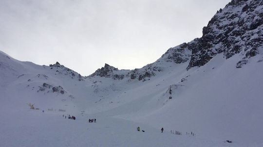 Explózia vo francúzskych Alpách zabila dvoch členov lyžiarskej hliadky