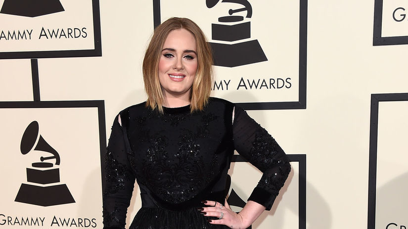 Speváčka Adele na Grammy dorazila v šatách...