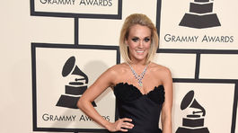 Speváčka Carrie Underwood v šatách Nicolas Jebran.