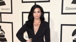 Speváčka Demi Lovato sa objavila v kreácii Norisol Ferrari.
