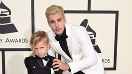 Spevák Justin Bieber prišiel oblečený do značky Saint Laurent. 