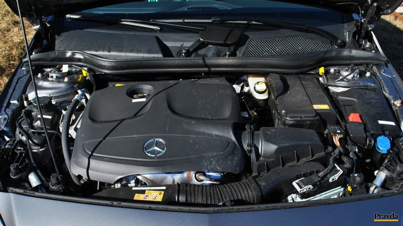 Motor naladený na 211 koní dosahuje priemernú...