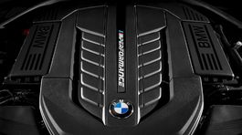 BMW M760Li xDrive - 2016