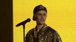 DiCaprio a Bieber ako vesmírni turisti: Virgin Galactic predstavil raketoplán Unity