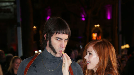 Herec Sacha Baron Cohen a jeho manželka Isla...