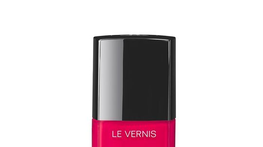 Lak Le Vernis Chanel - odtieň Camelia.