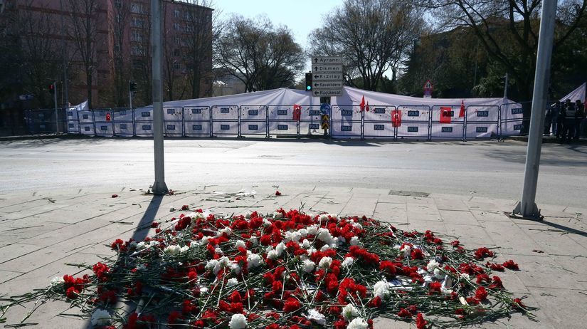 Turecko, Ankara, samovražedný útok, kvety,...