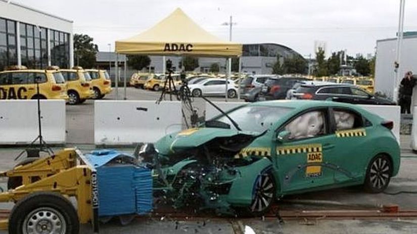 Honda Civic vyviazla bez vážnych pochybní....