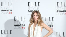 Suki Waterhouse 