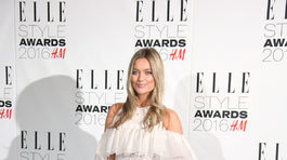 Televízna moderátorka Laura Whitmore.