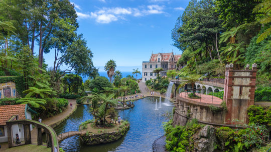 Funchal sa nachádza na juhovýchode ostrova...