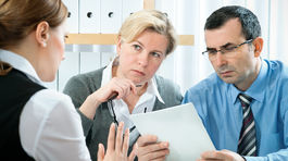 O ochranu pred veriteľmi v októbri žiadalo viac firiem 