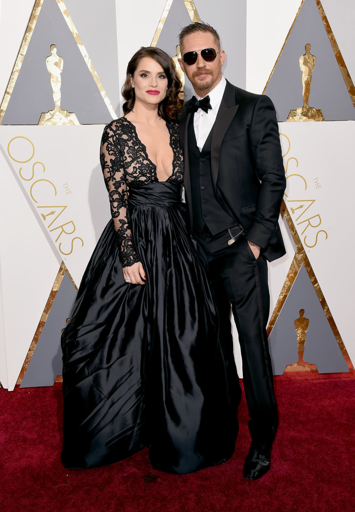Herec Tom Hardy a jeho partnerka Charlotte Riley.