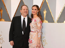 Producent Harvey Weinstein a jeho manželka Georgina Chapman.