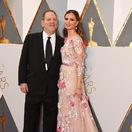 Producent Harvey Weinstein a jeho manželka Georgina Chapman.