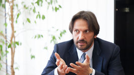 Kaliňák dal výboru dokumenty o majetkovom vzťahu s B.A.Haus