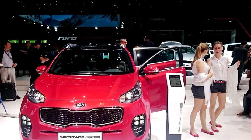 Z áut vyrábaných na Slovensku je v Ženeve aj...