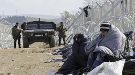 Macedónsko pustilo už 240 utečencov, 10-tisíc čaká na hranici