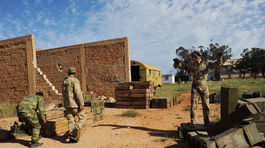 Militanti z organizácie Islamský štát v Líbyi zabili 11 ľudí