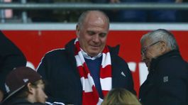 Uli, ty si najlepší. Hoeness však nepriniesol Bayernu šťastie