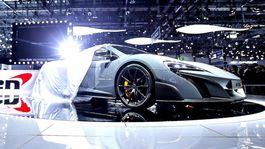 Skaza autosalónov sa blíži do finále. Aj Ženeva bude ‘deravá‘