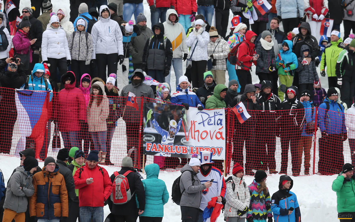 Fanklub Petry Vlhovej pri trati obrovského...