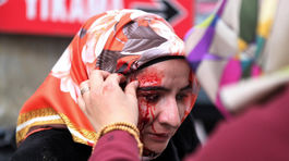 Turecká vláda prevzala opozičný denník, polícia rozohnala protesty