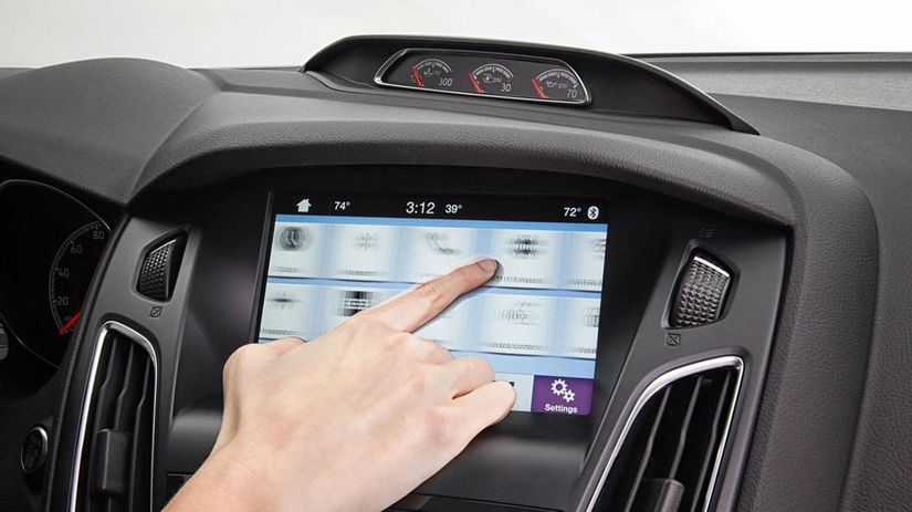 Ford Sync 3 Nové rozhranie 'počúva' lepšie. Prvá ho má