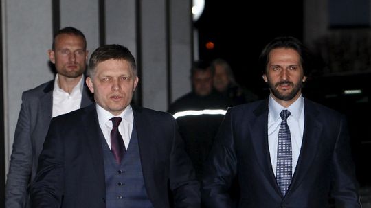 Premiér Robert Fico a Robert Kaliňák zo strany...