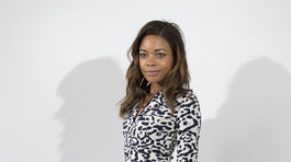 Herečka Naomie Harris na prehliadke Dior v Paríži. 