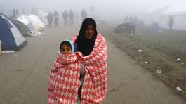 V Grécku uviazlo 37 000 migrantov, úrady chcú zabrániť epidémii