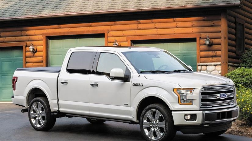 Bestsellerom s číslom 2. je americký pikap Ford...