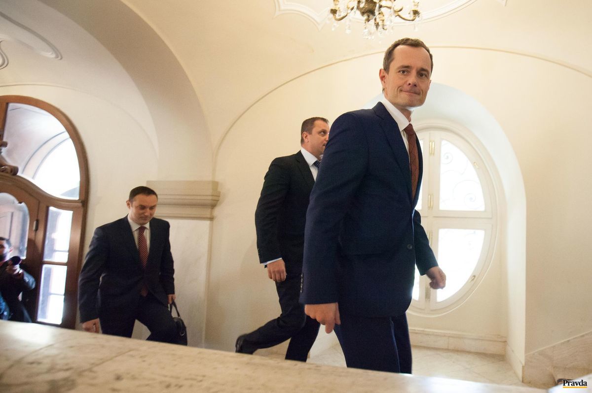 Predseda Siete Radoslav Procházka po príchode...