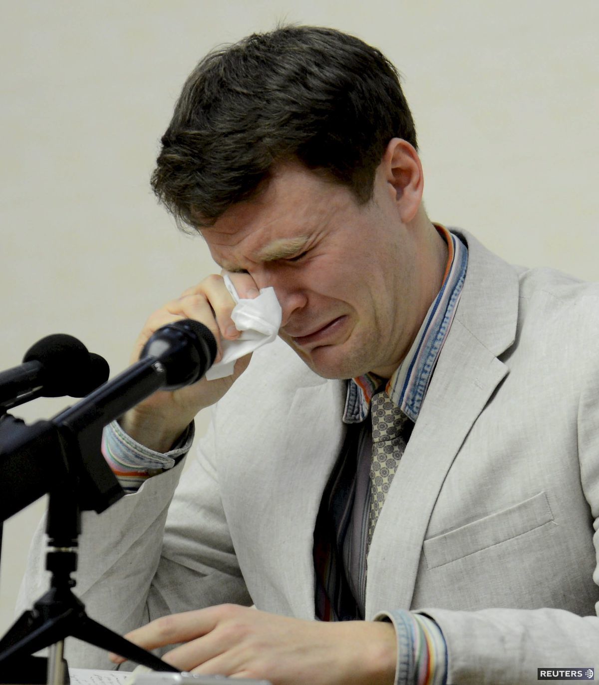 Americký študent Otto Warmbier so slzami v...