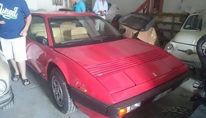 A nájdu sa tu aj nejazdené Ferrari.
