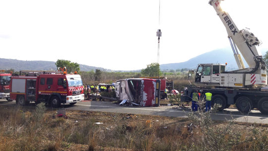 Na Kanárskych ostrovoch havaroval autobus s turistami, jeden zomrel