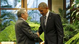 Obama počas historickej návštevy Kuby rokuje s Raúlom Castrom