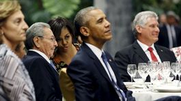 Castro poctil Obamu štátnou večerou, nechýbal rum ani cigary