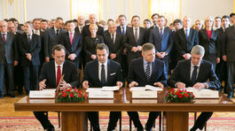 Toto je vláda štvorkoalície Smer, SNS, Most-Híd, Sieť