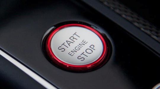 ADAC - test bezkľúčových systémov