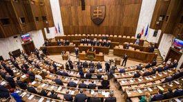 Poslanci zložili sľub a zvolili Danka za šéfa parlamentu