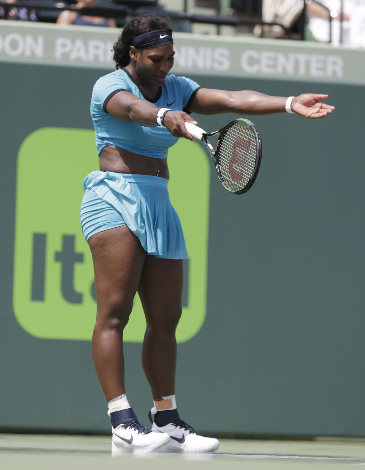 Rozčarovanie Sereny Williamsovej v osemfinále...