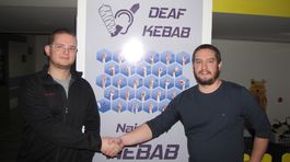 Ich nápad dal prácu nepočujúcim. Ponúkajú menu v posunkovej reči