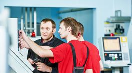 Zahraniční investori varujú pred extrémnou pravicou na Slovensku