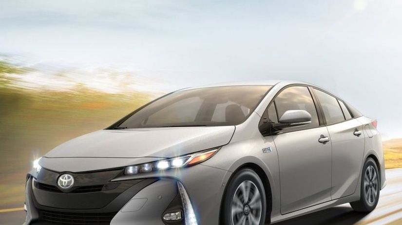 Najčistejším benzínovým autom je hybridná...
