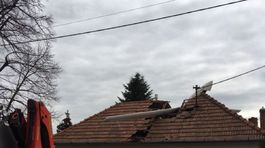 Vetroň skončil v streche rodinného domu na Zobore